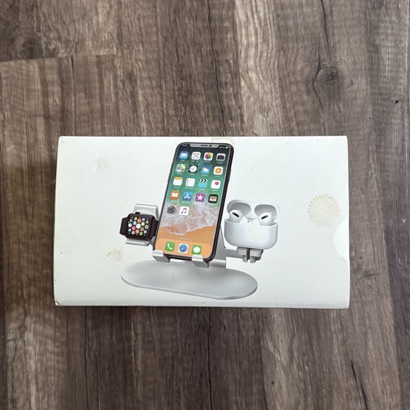 Universal 3-in-1 Charging Dock - Silver - Picture 1 of 1